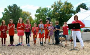 Mrs. Spinden Singing Harvest Fest 2016